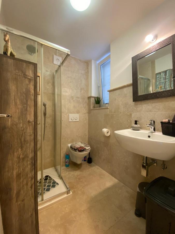 Apartment Paris Njivice Exteriör bild